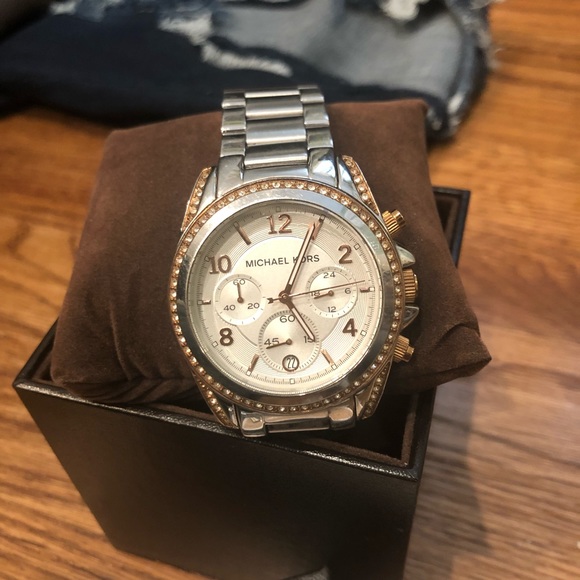 Michael Kors Watch - Picture 2 of 6